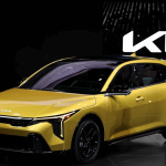 Автомобіль Kia на фоні виставки
