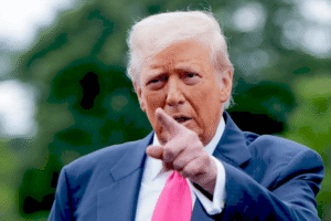 Президент Трамп оголошує план дій у сфері штучного інтелекту