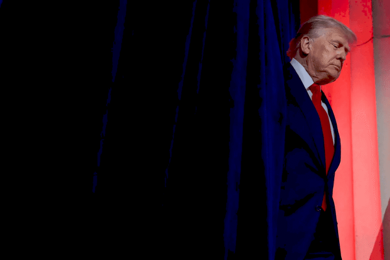 Президент США Дональд Трамп під час оголошення нового тарифу