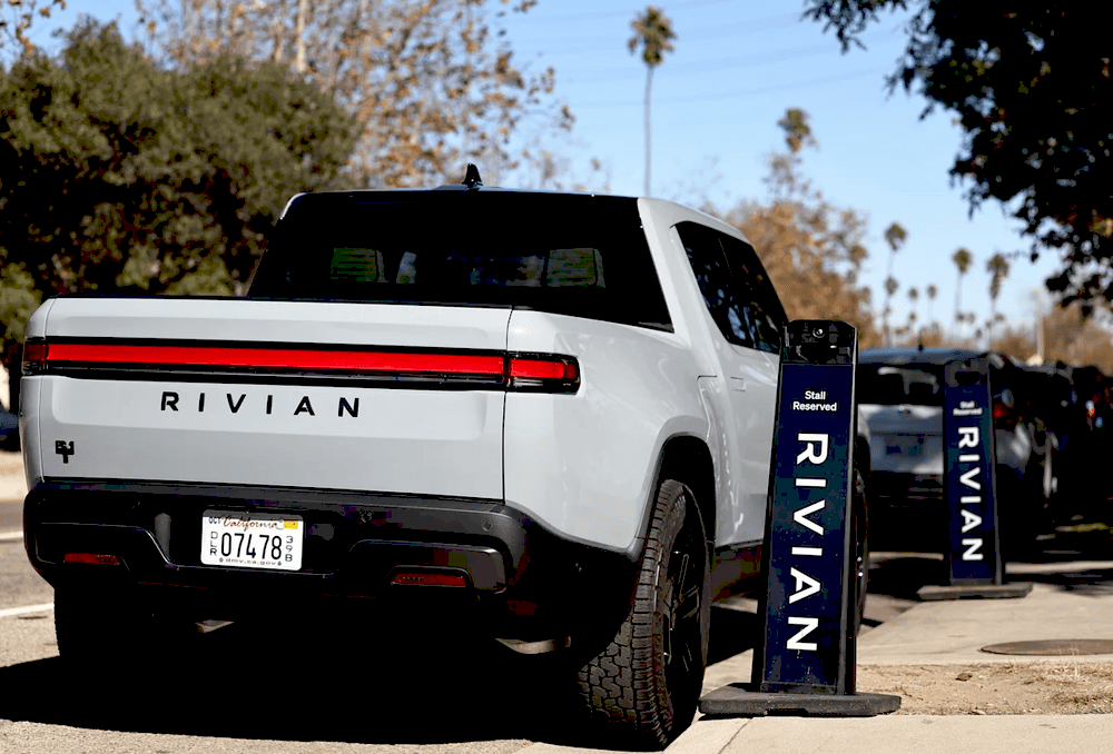 Зображення електромобілів Rivian