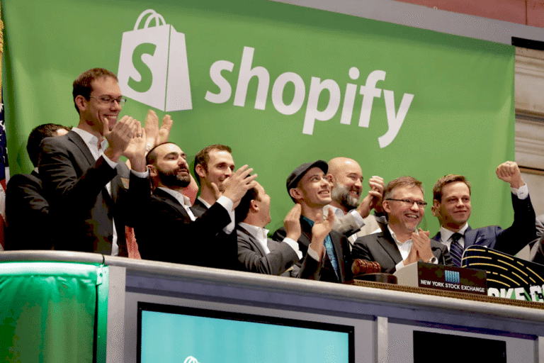 Графік фінансових результатів Shopify