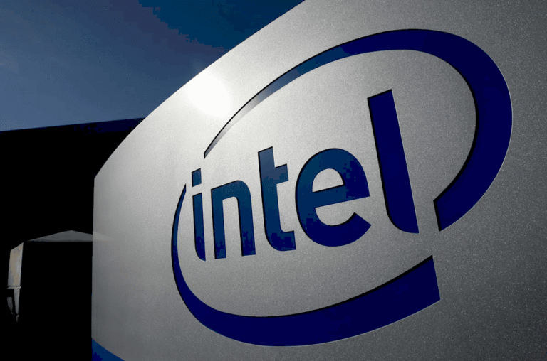 Президент США Трамп та компанія Intel