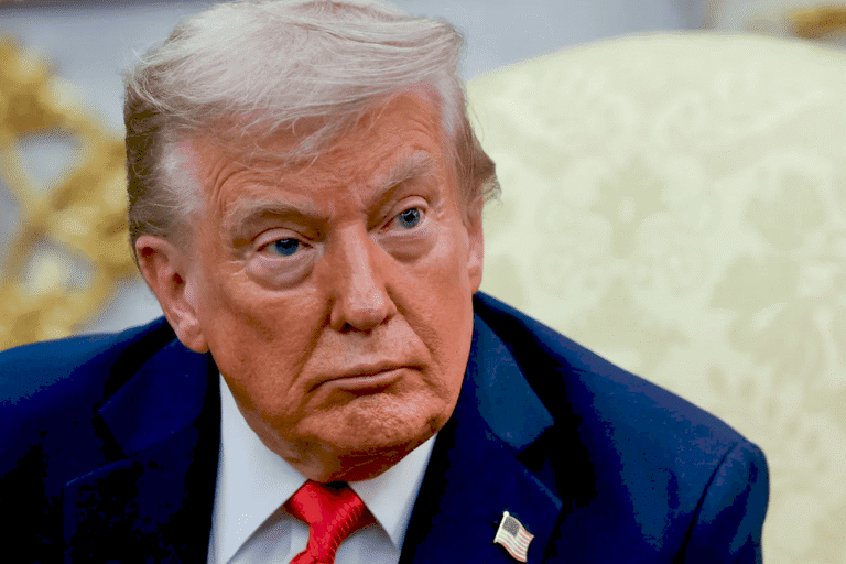 Трамп та Ліза Кук у боротьбі за вплив на ФРС
