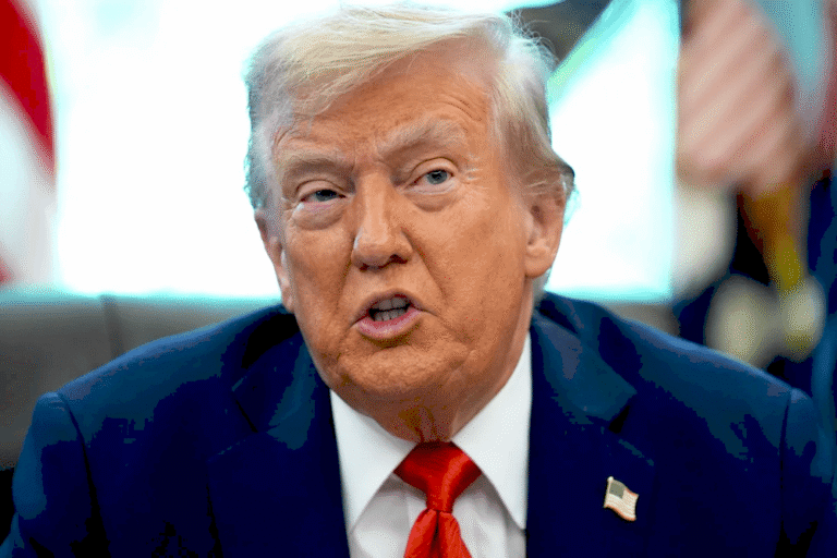 Логотип Trump Media та Crypto.com