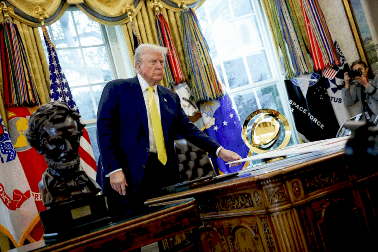 Трамп оголошує нові тарифи