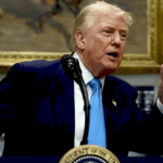 Президент Трамп під час оголошення мит