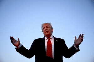 Дональд Трамп анонсує нові тарифи