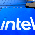Логотипи Nvidia та Intel на фоні чіпів