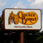 Зовнішній вигляд традиційного ресторану Cracker Barrel