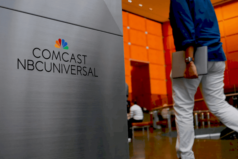 Компанія Comcast розглядає можливі злиття після відокремлення Versant