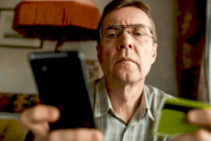 Літні люди під загрозою шахрайства