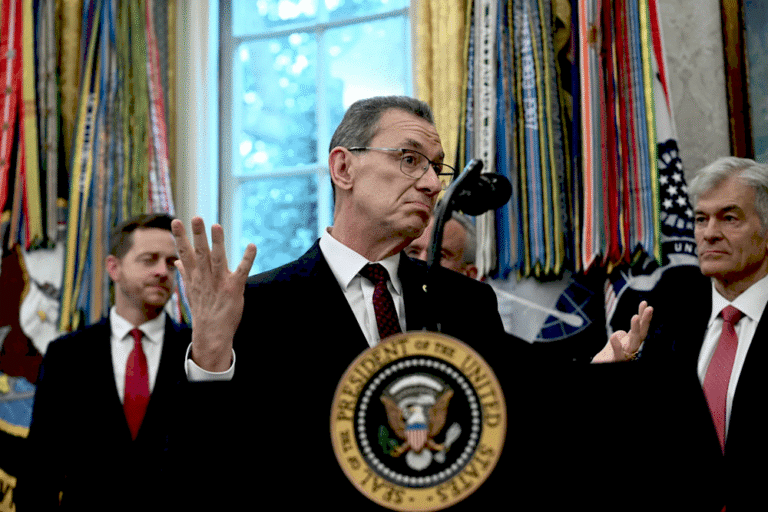 Альберт Бурла на заході Yahoo Finance Invest