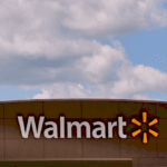 Зображення, що ілюструє кризу доступності товарів у Walmart