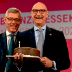 Керівники обговорюють плани виходу на пенсію