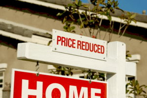 Графік падіння вартості домівок у США