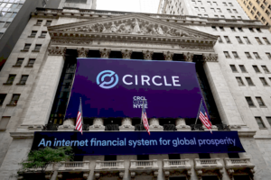 Криптовалютні компанії отримали банківські ліцензії