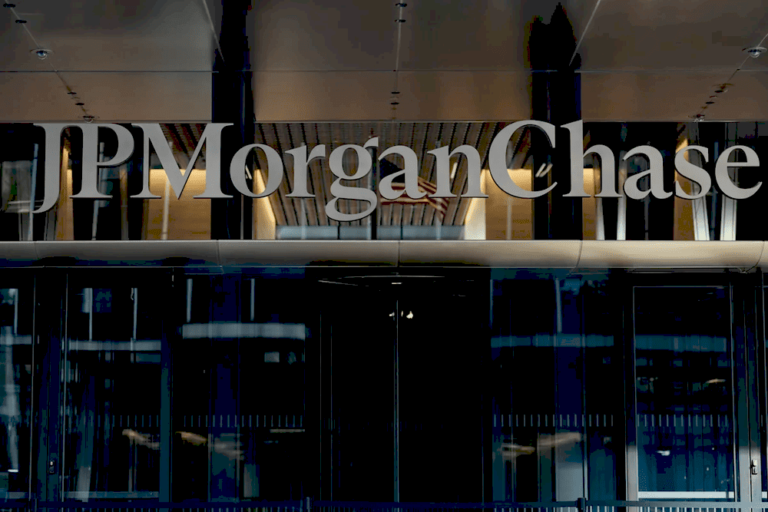 JPMorgan акції та витрати