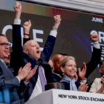 Голова SEC Пол Аткінс під час виступу