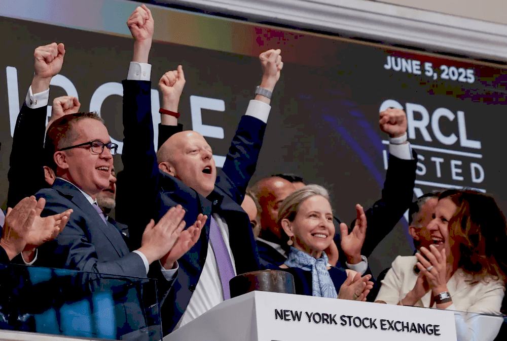 Голова SEC Пол Аткінс під час виступу