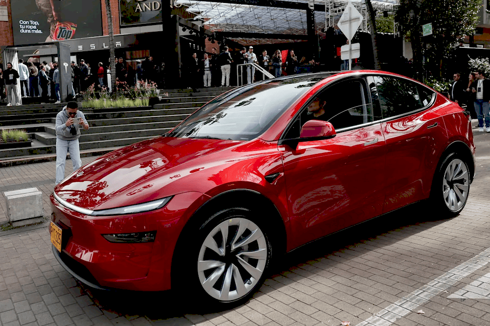 Зниження акцій Tesla