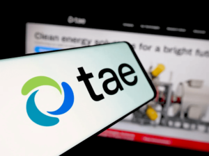 Зображення злиття Trump Media та TAE Technologies