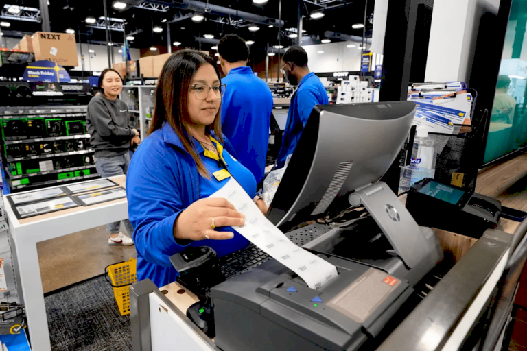 Вакансії на ринку праці в жовтні 2023